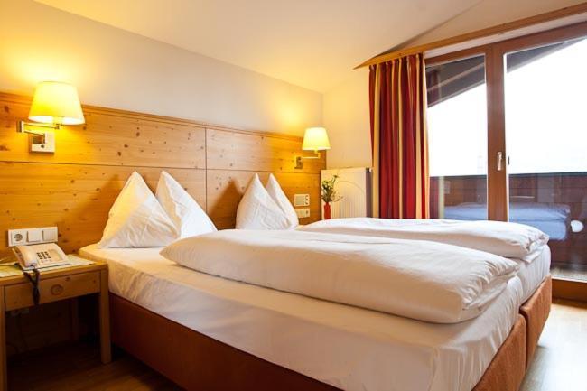 Hotel Gasthof Mitteregger - Beste Lage In Kaprun Exterior photo
