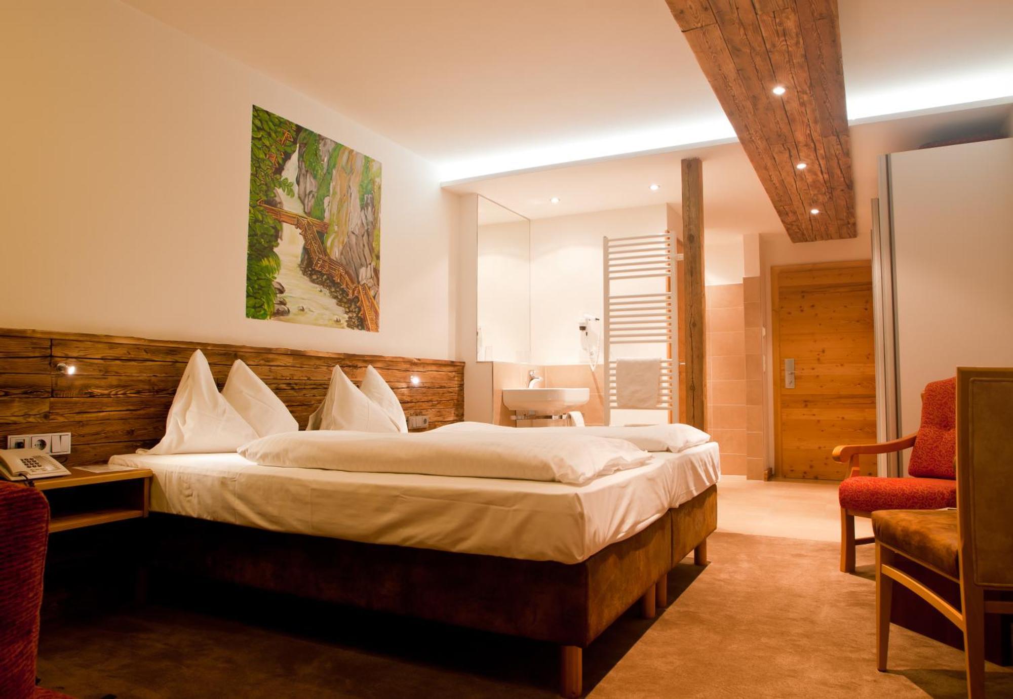 Hotel Gasthof Mitteregger - Beste Lage In Kaprun Exterior photo