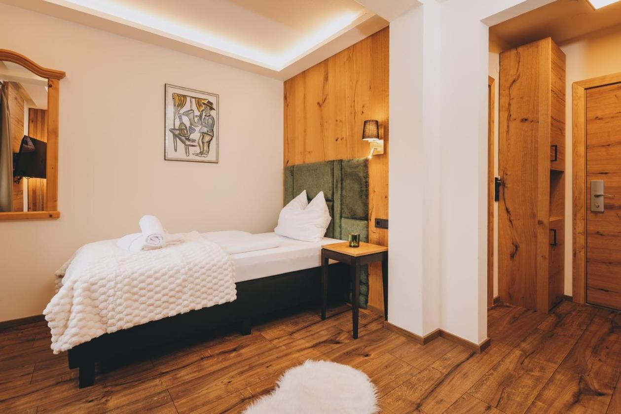 Hotel Gasthof Mitteregger - Beste Lage In Kaprun Exterior photo